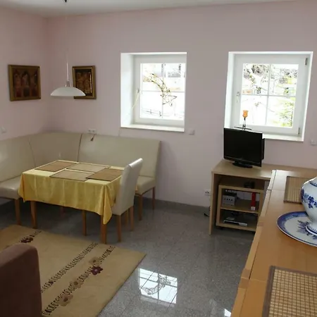 Ferienwohnung Alpina Apartment *
